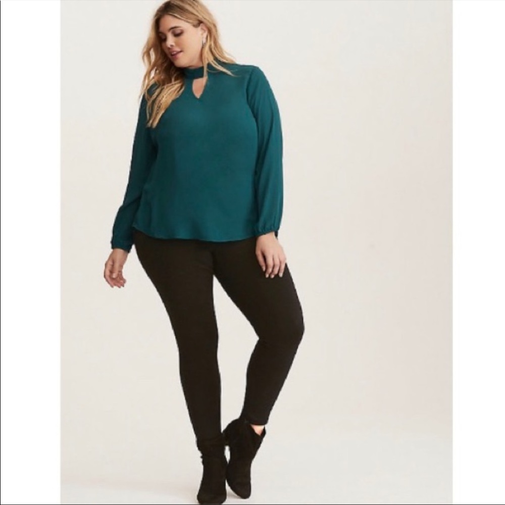 Torrid emerald green mock neck blouse size 2
